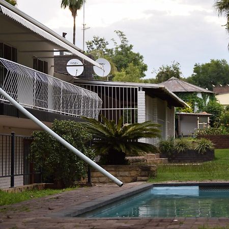 Falcon Lodge Newcastle Bagian luar foto